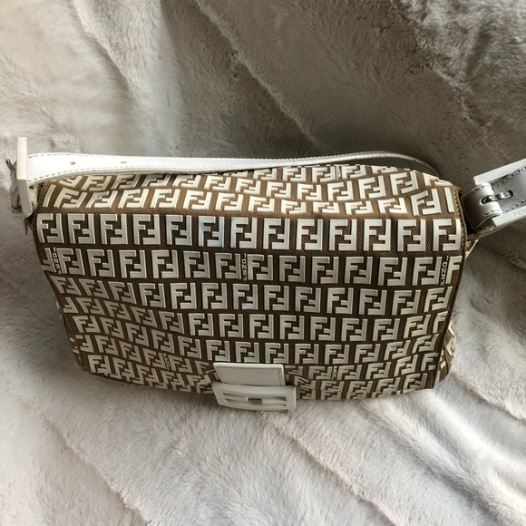 Fendi Rare Mamma Forever Rubberized Logo Bag - Picture 12 of 15